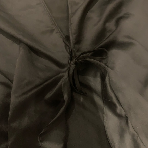 Victoria’s Secret Butterfly Sleeve Satin Tie-Front Robe - Picture 5 of 6